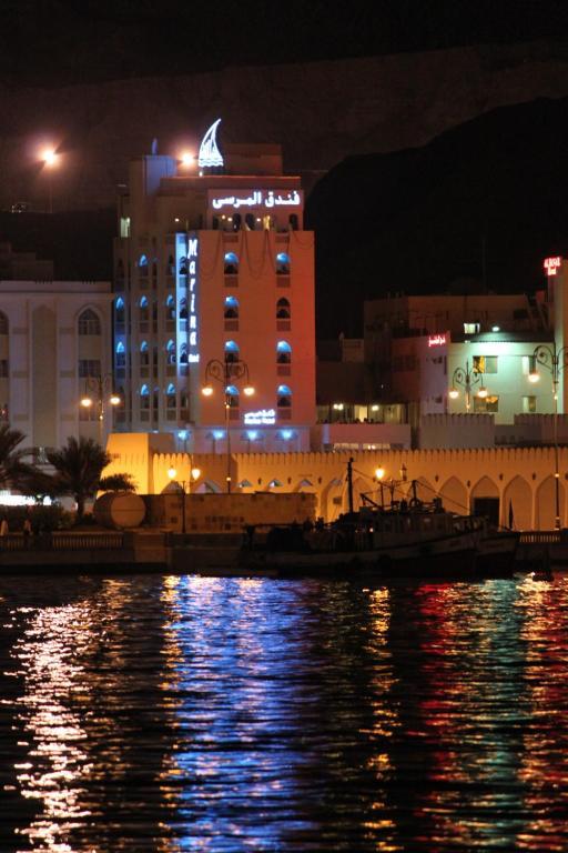 Marina Hotel Mutrah Exterior foto